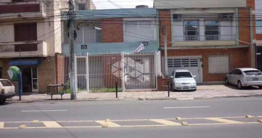 Casa /sobrado comercial, medindo 220,00 m² de área privativa no bairro São Geraldo, av. São Pedro