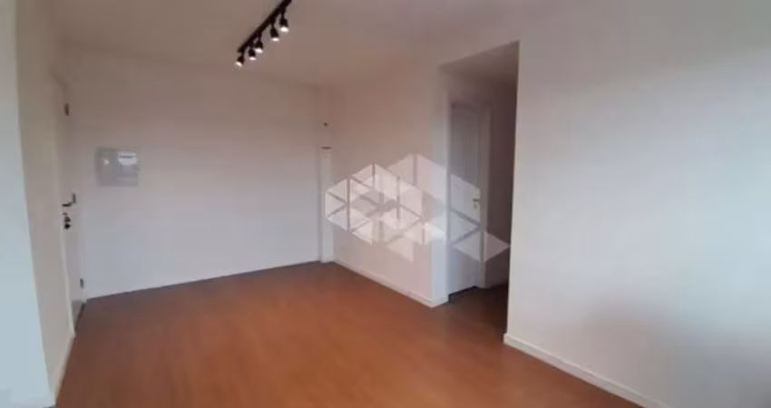 Apartamento à venda de 03 dormitórios com 01 suíte e 01 vaga de garagem na rua sapé em porto  alegre / rs.
