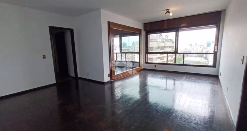 Apartamento à venda com 3 dormitórios, sendo 1 suíte, 1 vaga de garagem no Moinhos de Vento - Porto Alegre/RS