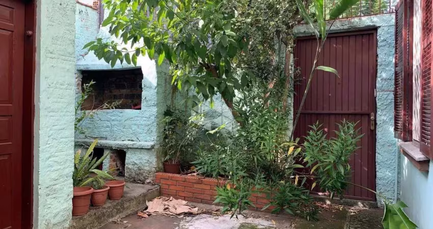 Apartamento: estilo casa à venda de 2 quartos (dormitórios) e 1 garagem fechada no bairro passo da areia em porto alegre - rs.