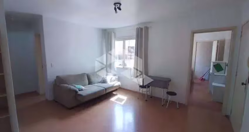 Apartamento 1 dormitório amplo e silencioso perto de praça.