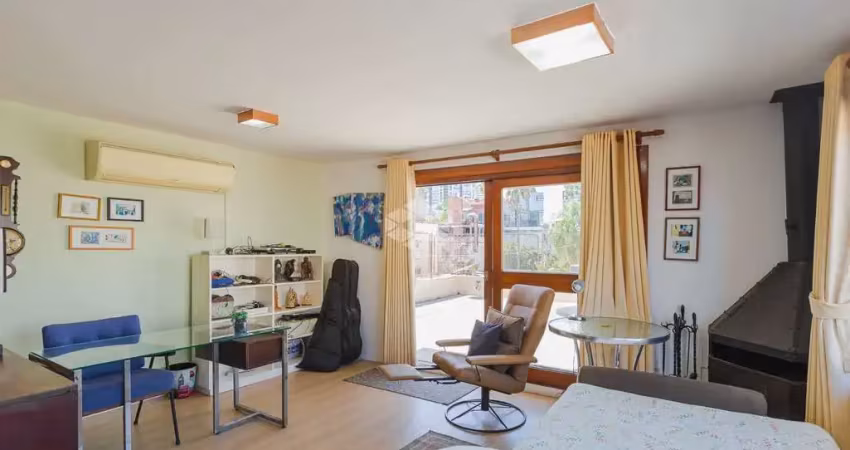 Exclusividade: apartamento cobertura para comprar no bairro petrópolis com 3 quartos, 1 suítes e 2 vagas de garagem cobertas e separadas.