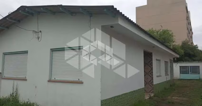 Casa de 2 dormitórios e garagem na vila cachoeirinha