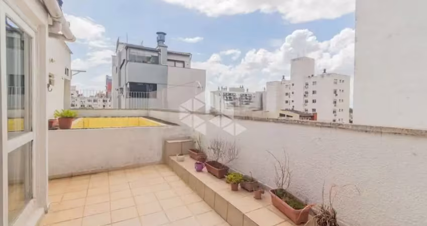 Cobertura à venda com 3 dormitórios sendo 1 suíte, 1 vaga de garagem e piscina no passo da areia - porto alegre/rs
