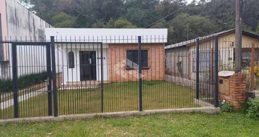 Casa à venda na avenida juca batista no bairro belém novo em porto alegre / rs.