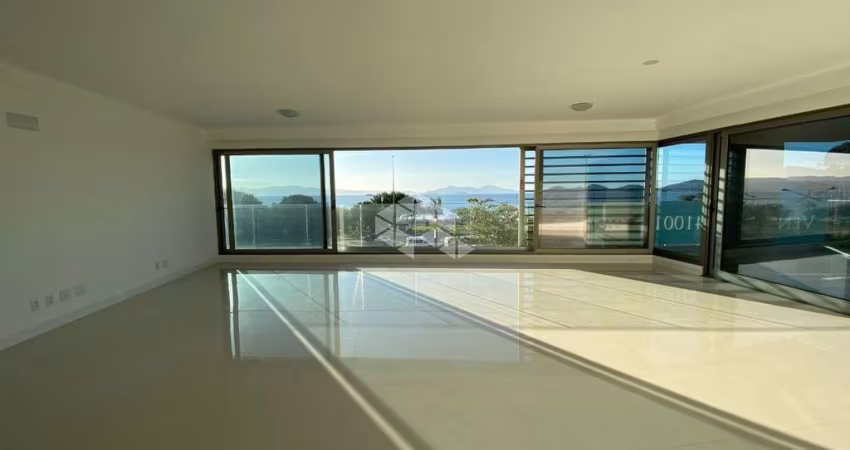 Apartamento com 4 suítes sendo 1 master com closet, 3 vagas de garagem na Beira Mar Norte em Florianópolis/SC.