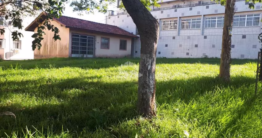 Terreno com 648m², viabilidade para 6 pavimentos no bairro Jardim Atlântico em Florianópolis/SC.