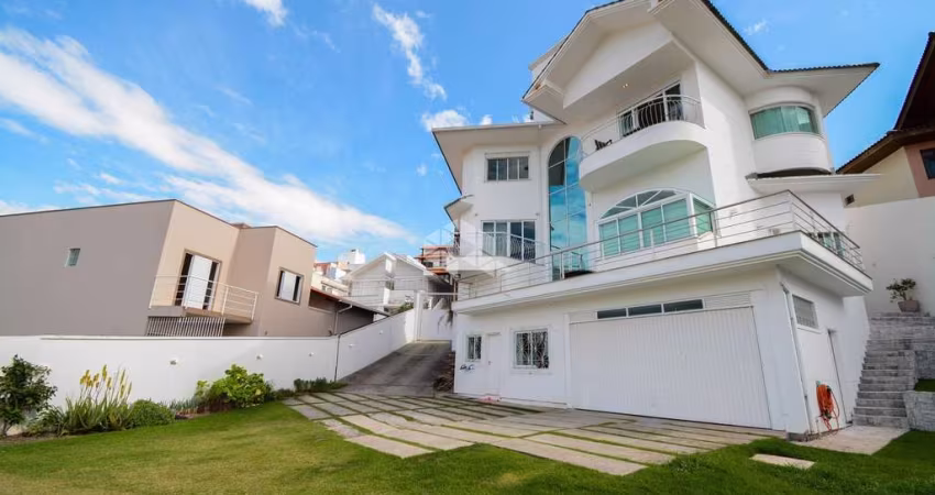 Casa residencial mobiliada com 4 suítes, sendo 2 suítes master com closet A Venda - Carvoeira, Florianópolis SC