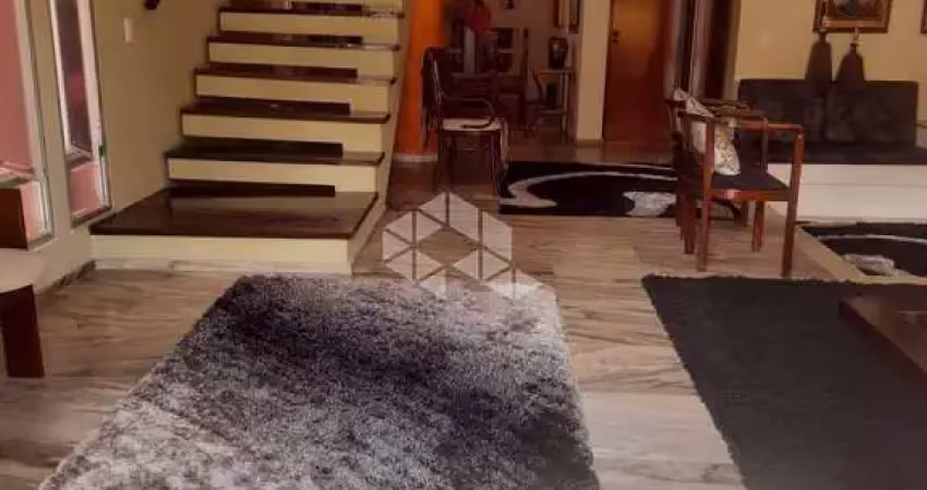 Casa 4 quartos sendo 3 suítes com 2 vagas e 200m² privativos no centro de florianópolis
