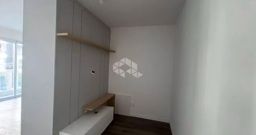 STUDIO COM 1 VAGA DE GARAGEM NO CENTRO DE FLORIANÓPOLIS/SC