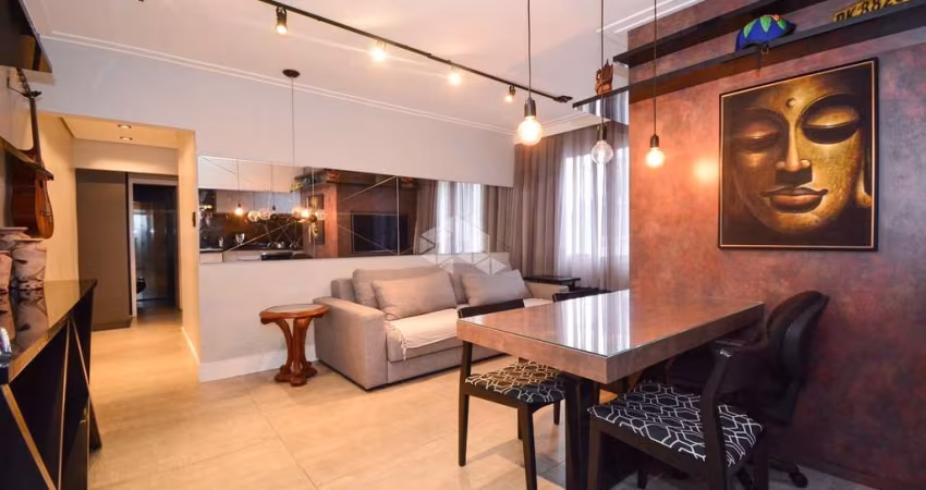 APARTAMENTO 2 QUARTOS COM VAGA DE GARAGEM NO CENTRO DE FLORIANÓPOLIS/SC