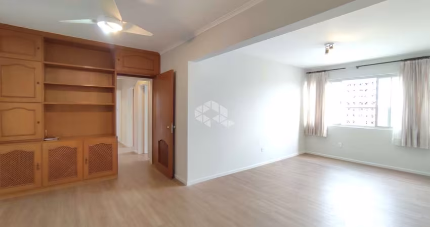 APARTAMENTO AMPLO COM VISTA PANORÂMICA NO CENTRO DE FLORIANÓPOLIS COM 3 QUARTOS E 1 SUÍTE