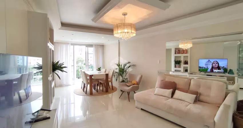 APARTAMENTO MOBILIADO COM 3 QUARTOS SENDO 1 SUÍTE E VISTA PARA PRAÇA NO CENTRO DE FLORIANÓPOLIS