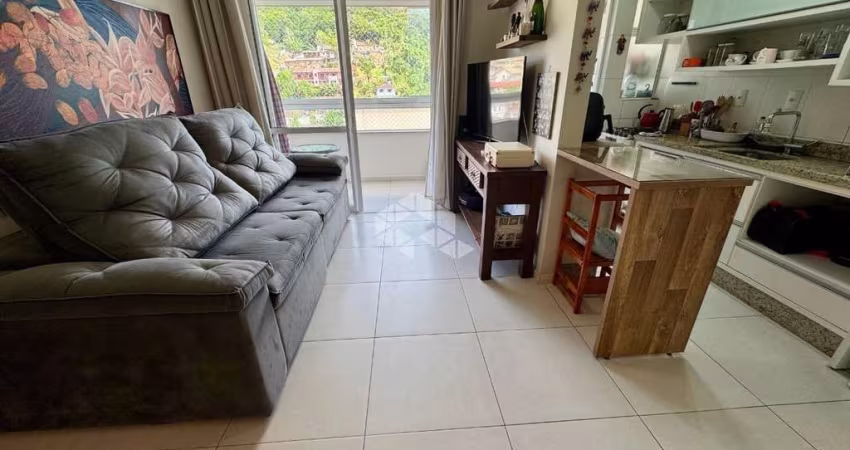 APARTAMENTO COM SACADA GOURMET SEMIMOBILIADO NO CÓRREGO GRANDE EM FLORIANÓPOLIS