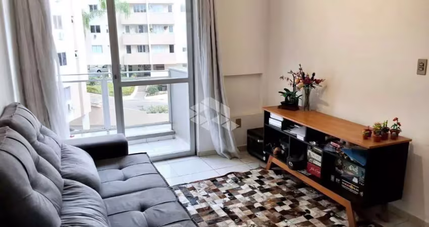 APARTAMENTO 2 QUARTOS SEMIMOBILIADO AO LADO DA UFSC COM 1 VAGA DE GARAGEM E SACADA