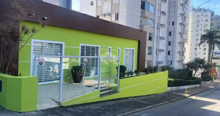 Casa comercial semimobiliada pronta para uso no centro de florianópolis