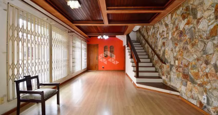 Casa 5 quartos 2 suítes piscina e 3 vagas na trindade florianópolis próxima à ufsc