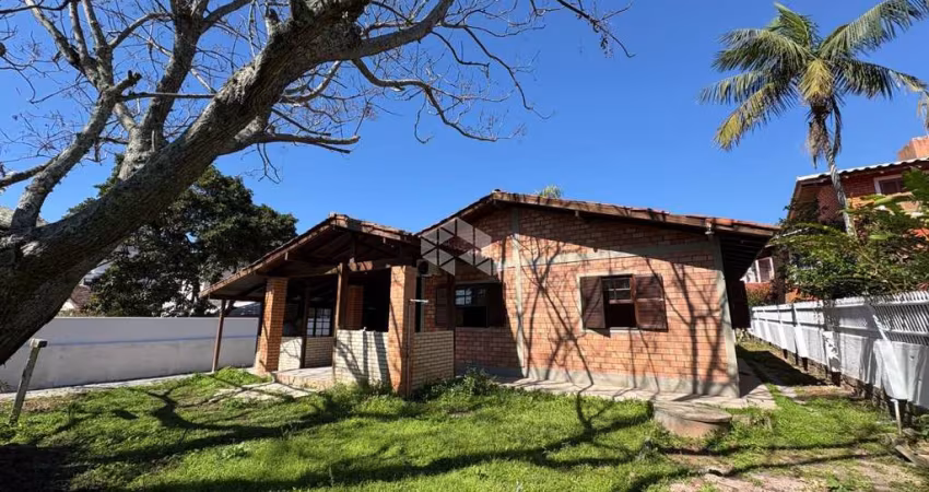 Casa ampla com 4 quartos 1 suíte 4 vagas e área de lazer em condomínio fechado nos ingleses florianópolis