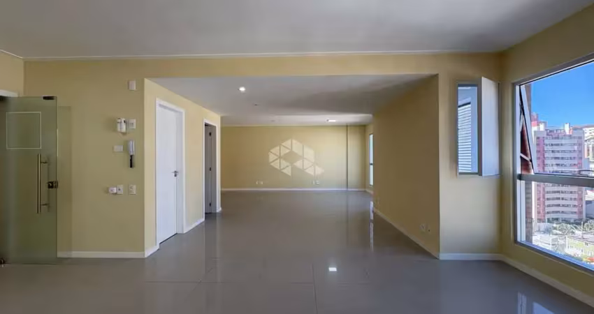 Sala comercial no centro de florianópolis com ampla metragem e localização estratégica