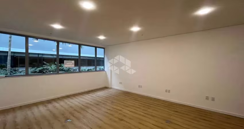 Sala comercial 40m² com estacionamento e segurança no saco grande florianópolis
