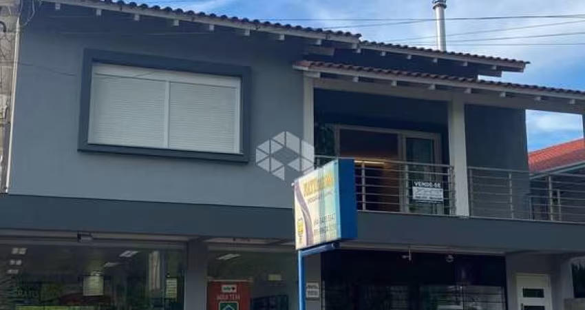 Ampla casa com piscina no Centro de Boa Vista do Sul