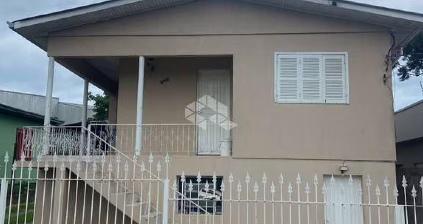 Casa ampla à venda no Bairro São Francisco.
