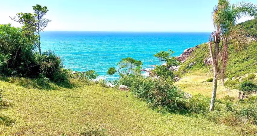 Terreno com vista para o mar, no morro da ferrugem.