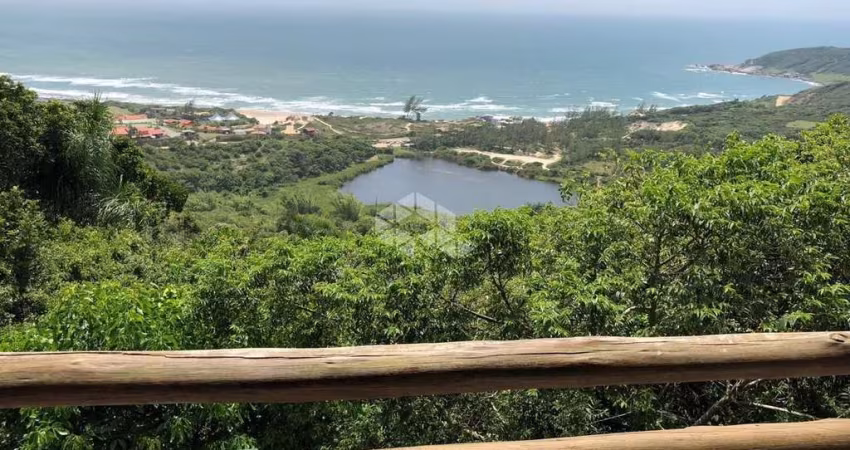 CASA À VENDA NA PRAIA DO ROSA COM 300M2 DE FRENTE PARA O MAR