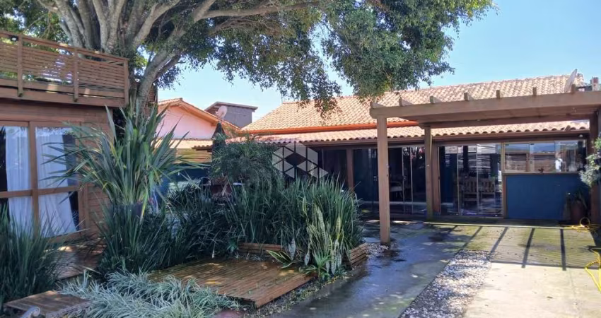 Casa à venda de 100m2 com 3 quartos na Praia do Rosa em Imbituba