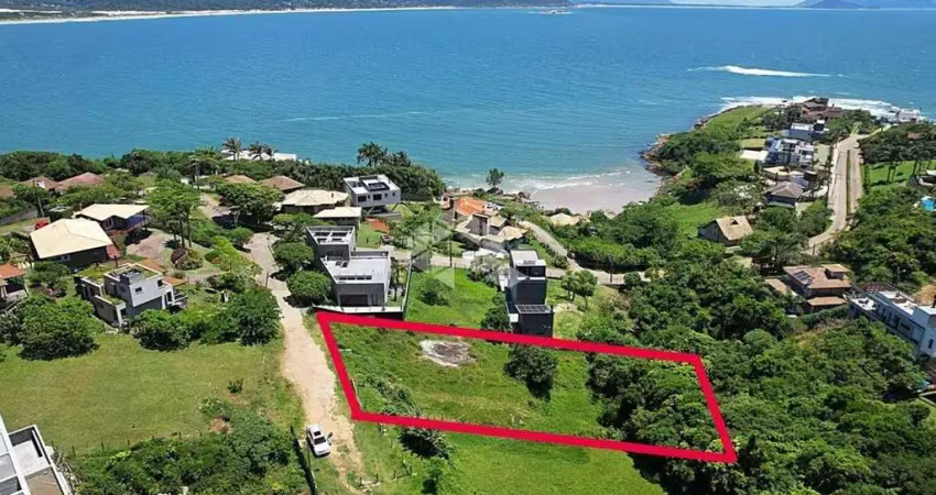 Terreno à venda na ponta da vigia com vista para o mar em garopaba sc com 1.370m²