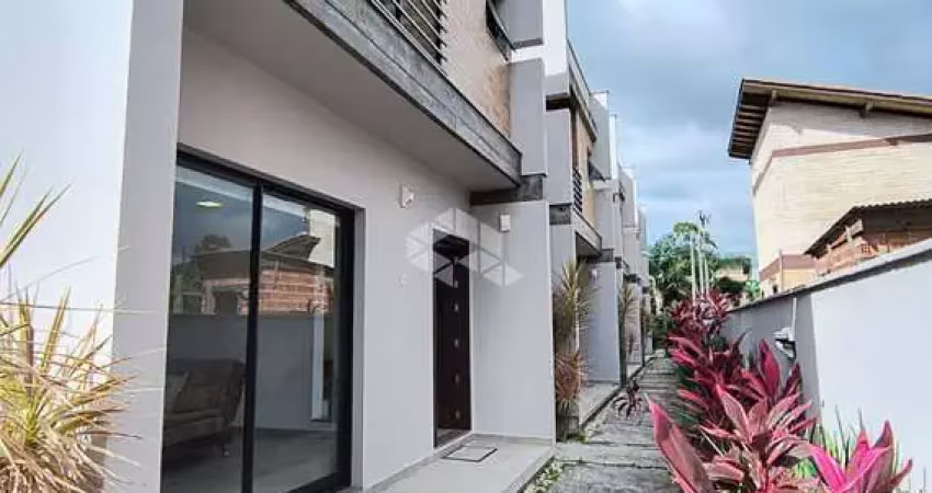 Casa com 2 dormitórios suítes, 1 vaga, com 79,88 m² no campo duna em garopaba sc