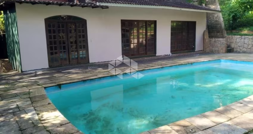 Casa em Condomínio em Mariporã
