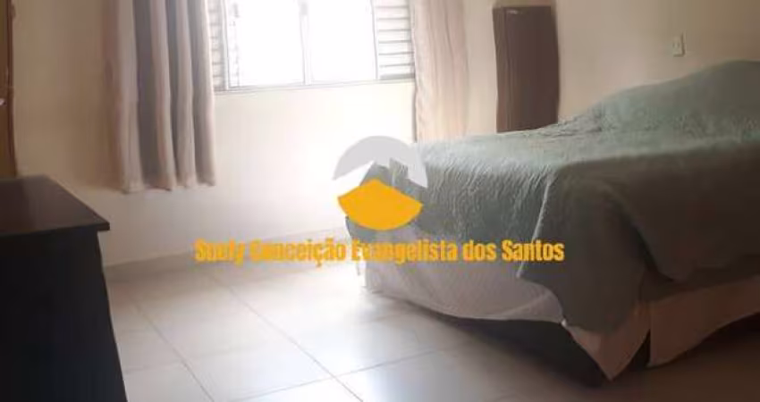 Oportunidade! Sobrado com Edícula, 4 Dorm e Quintal a 1 Quadra do metro