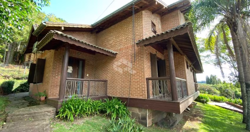 Casa 4 dormitórios, 280m² privativos, no Vale dos Pinheiros em Gramado