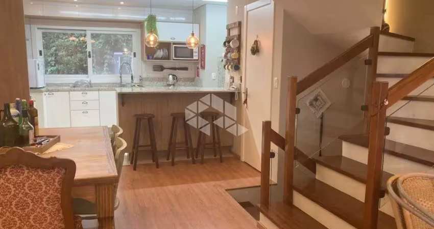Casa geminada com 3 suítes na Vila Suzana