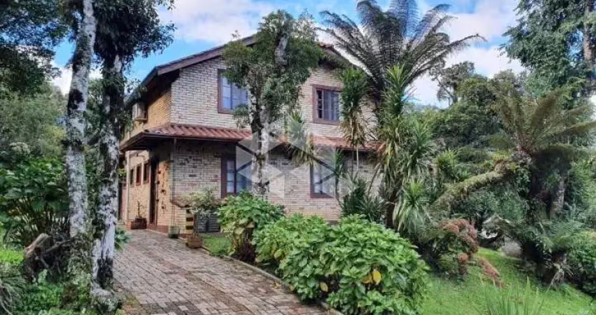 Casa 3 dormitórios com 120m² no Condomínio Lagos de Gramado