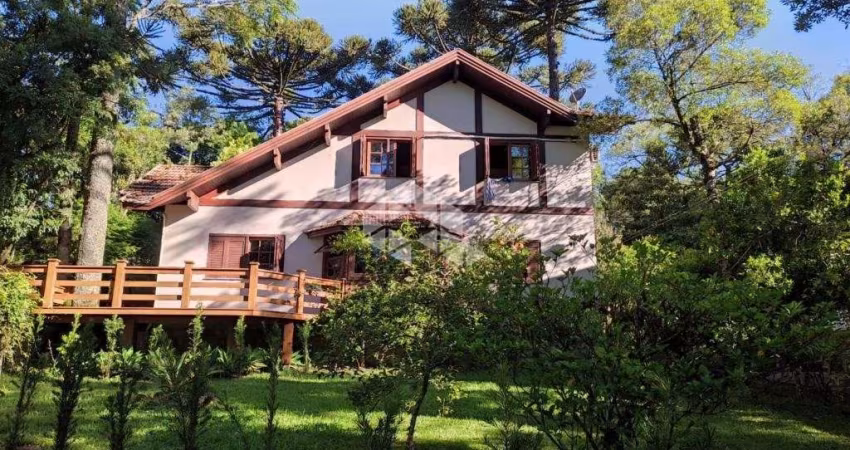 Casa 4 dormitórios, 200m² privativos,  no Bairro Planalto