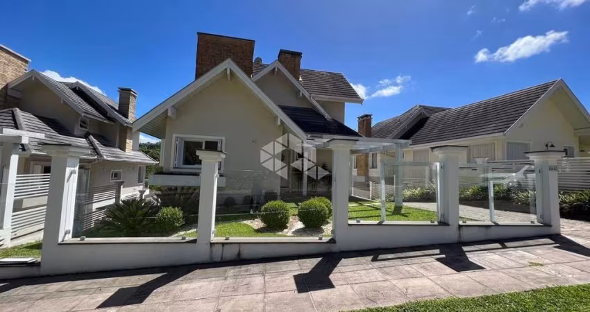 Casa com 279m² privativos, mobiliada, no Vale das Colinas em Gramado
