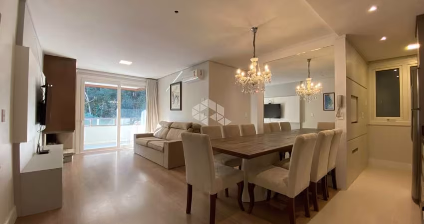 Apartamento 2 dormitórios, 81,89m² privativos, 2 vagas, no Centro de Gramado, uma quadra da Rua Coberta