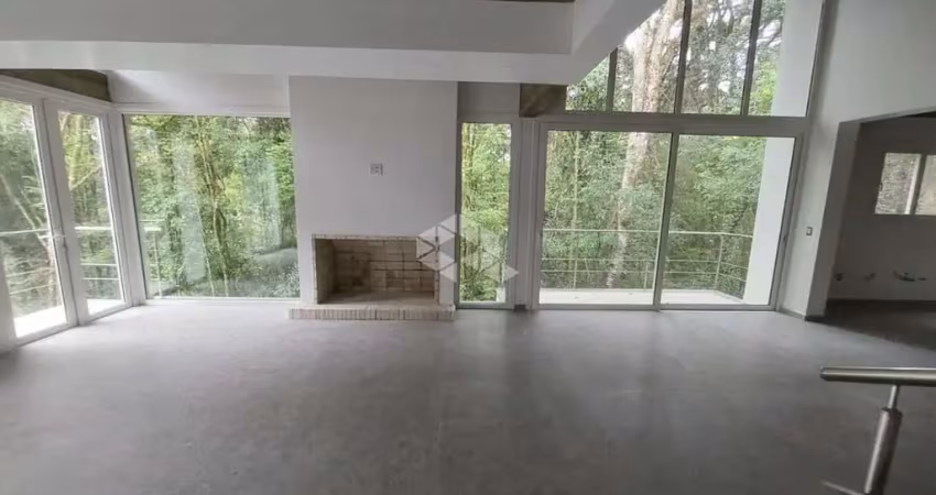 Casa com 3 suítes, 222,10m², 2 vagas de garagem, na vila suzana em canela.