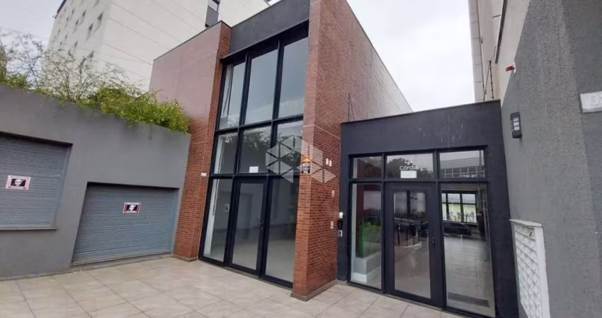 Sala comercial térrea com 138m² à venda em condomínio residencial/comercial no centro de Guaíba