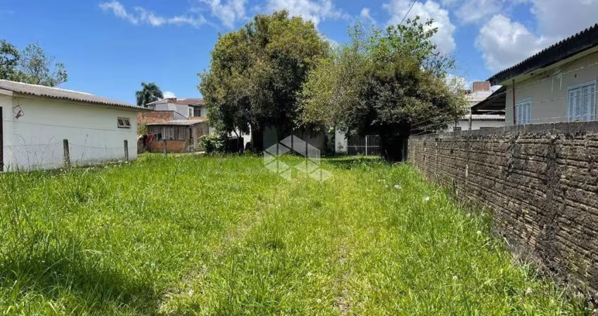 Casa à venda com 3 dormitórios, 2 vagas em pátio amplo no Jardim Santa Rita