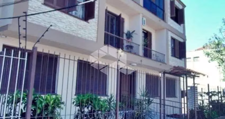 Apartamento térreo, 2 dormitórios, 1 banheiro, cozinha, sala de jantar e estar, à venda do bairro santana, porto alegre-rs.