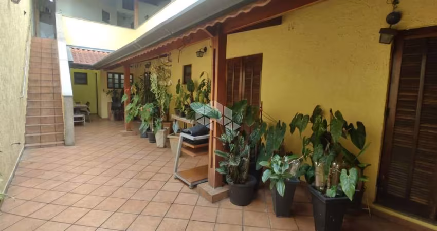 CASA NA PENHA  COM 3 QUARTOS