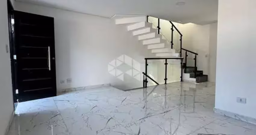 SOBRADO DE 2 SUITES NO ARTUR ALVIM