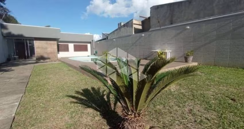 Casa no bairro Niterói com 4 dormitórios, 2 suítes e piscina com terreno 11x50