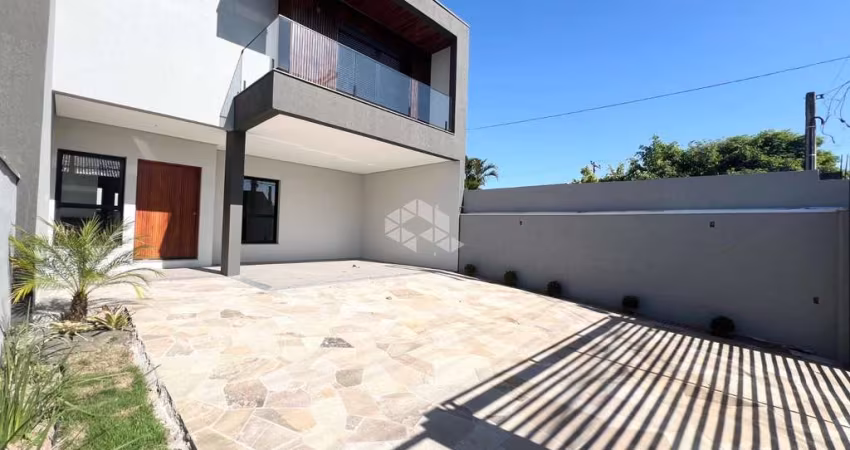 Sobrado em Construção com 4 Dormitórios, Sendo 2 Suítes e 2 Vagas Cobertas