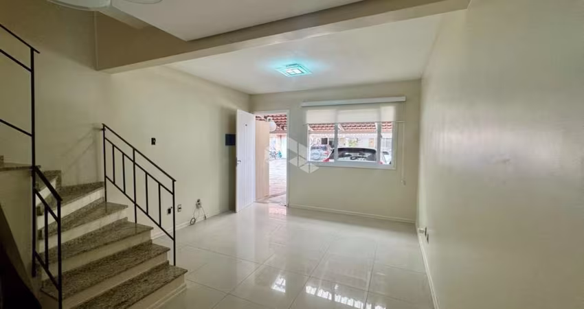 Sobrado com 2 dormitórios em condominio fechado em Canoas /RS