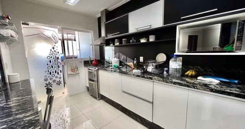Apartamento com 3 dormitórios no bairro Centro