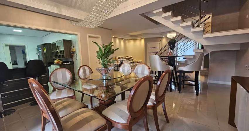 Casa sobrado de 240m², com 4 quartos e 4 banheiros Bela Vista